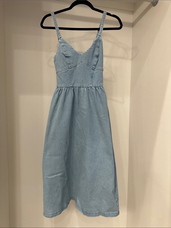 Pink Lily Dresses & Skirts - Pink Lily small Light Wash Denim Midi Dress with Spaghetti Straps. Like new